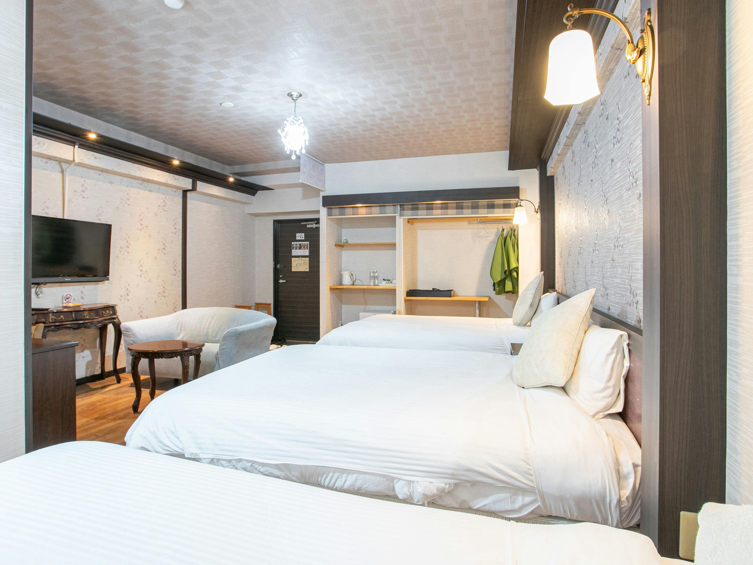 Yufuin Villa Shikisai Hotel