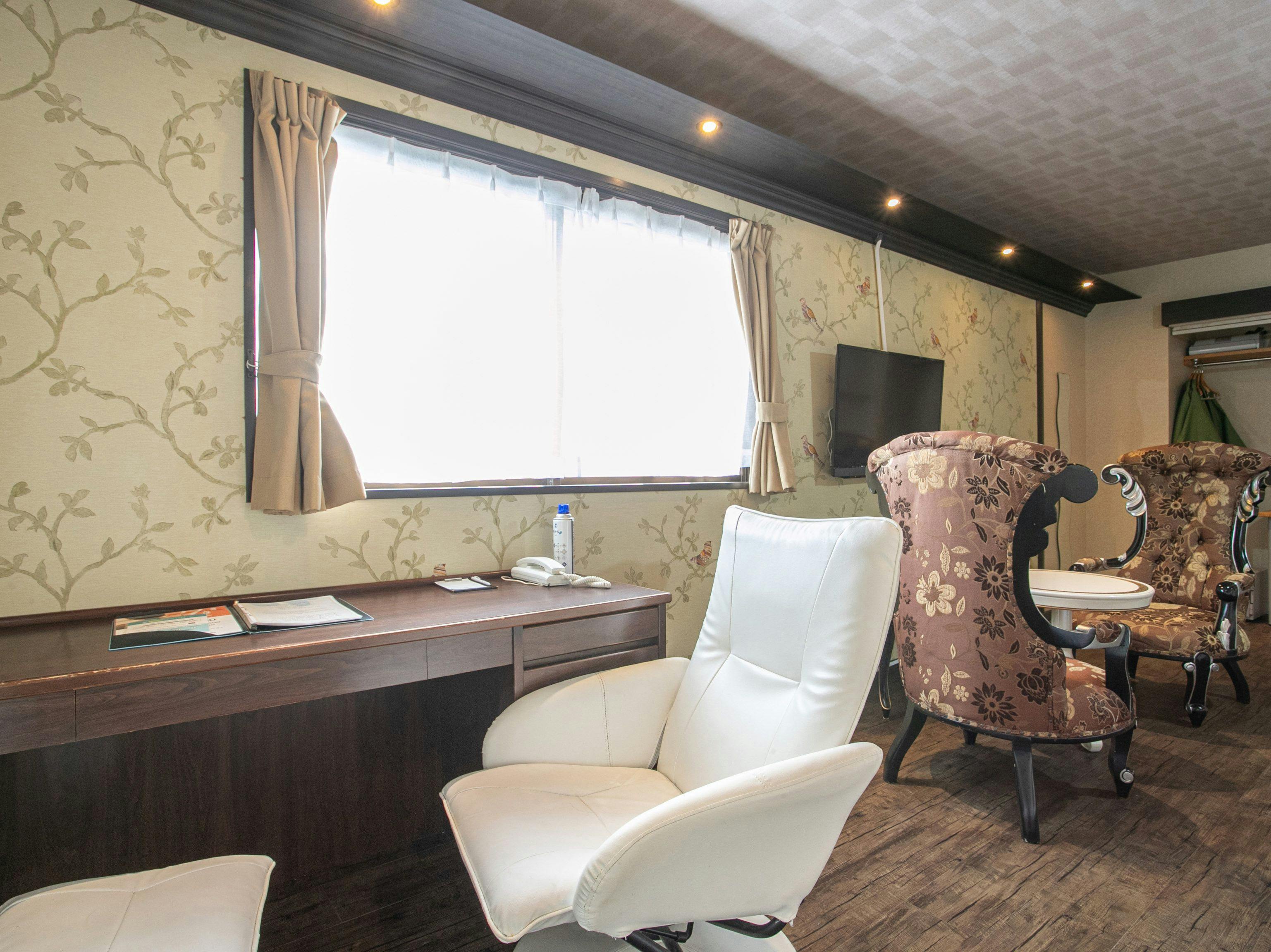 Yufuin Villa Shikisai Hotel