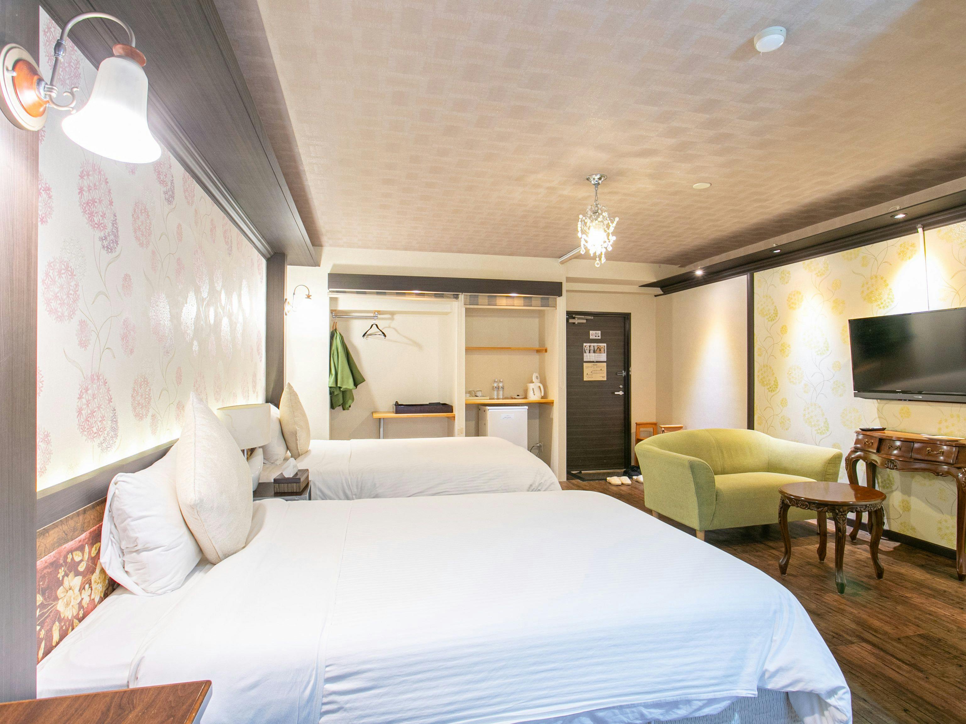 Yufuin Villa Shikisai Hotel