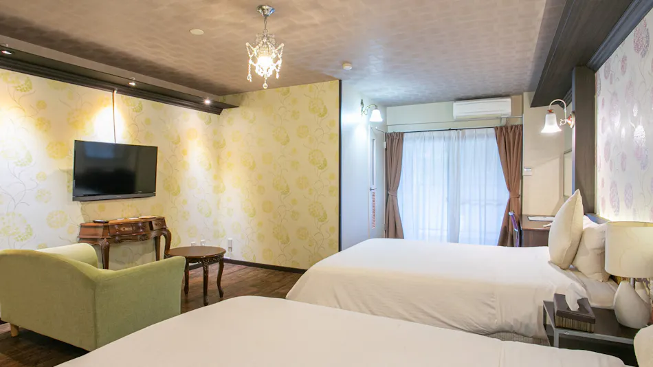 Yufuin Villa Shikisai Hotel