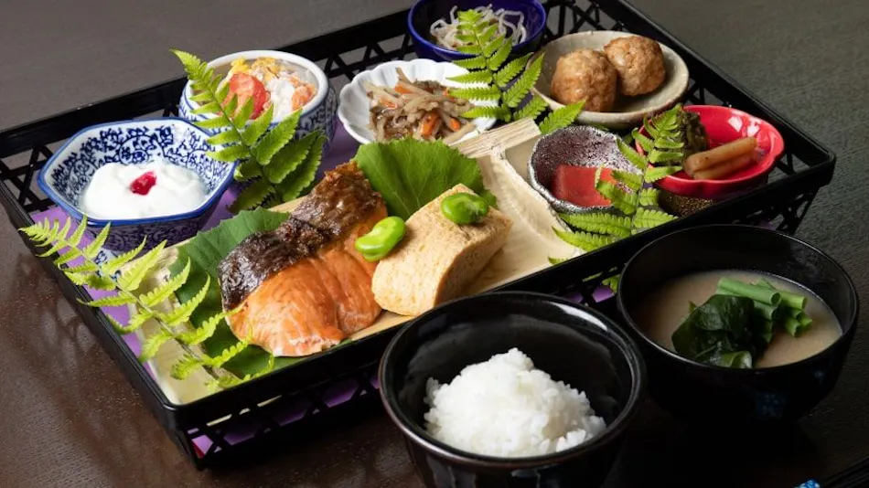 Yufuin Villa Shikisai Hotel