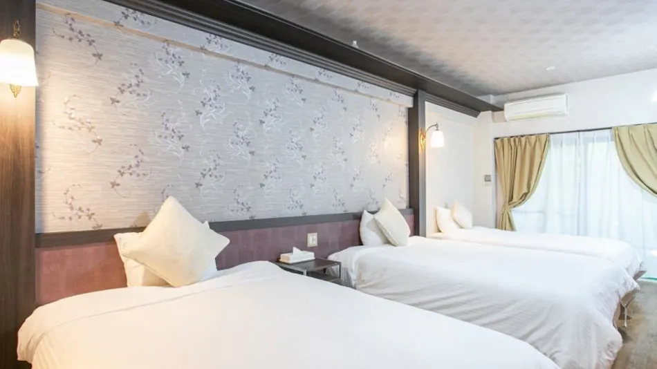 Yufuin Villa Shikisai Hotel