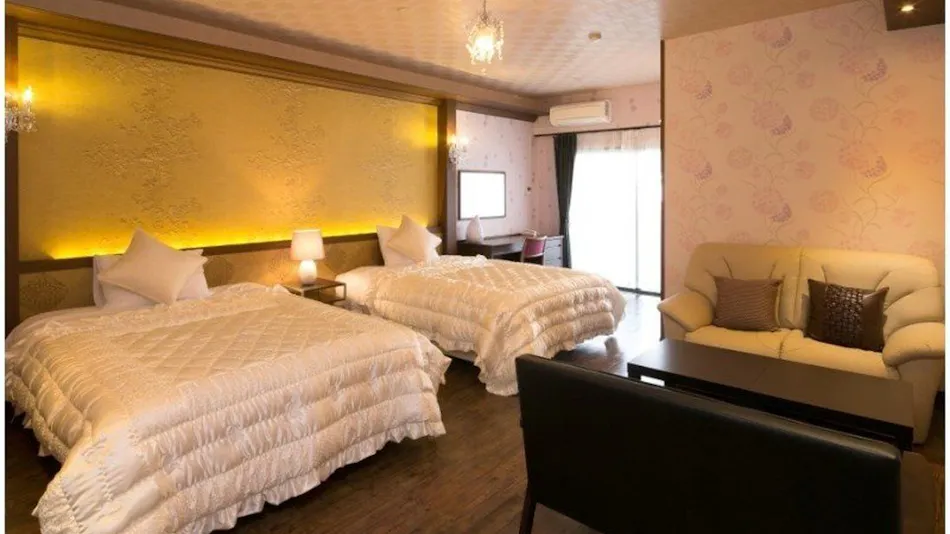 Yufuin Villa Shikisai Hotel