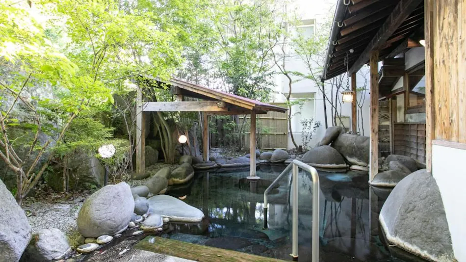 Yufuin Villa Shikisai Hotel