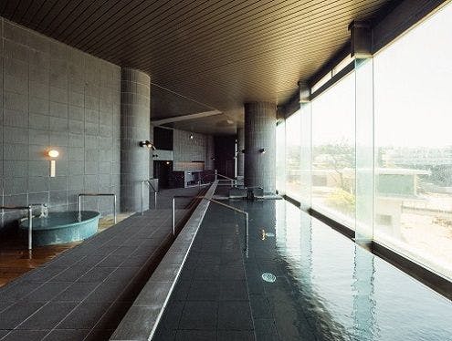 Onsen Hotel Seymour's Large Bath - Sea of Water.