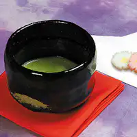 เราจะให้บริการคุณด้วยมัทฉะและวากาชิ