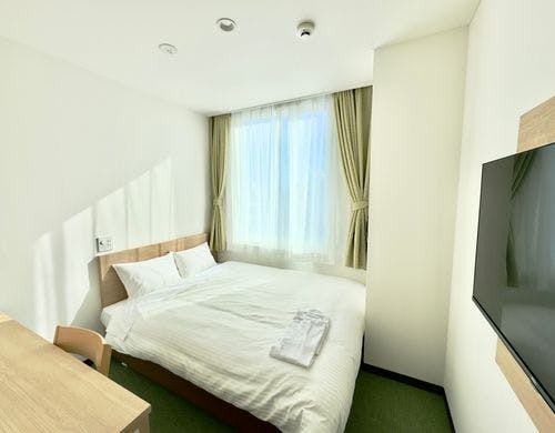 セミダブルルーム(ダブルベッド)