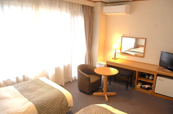 【Bebas Rokok】Bilik Twin Gaya Barat di Sayap Barat (dengan Bilik Mandi & Tandas)