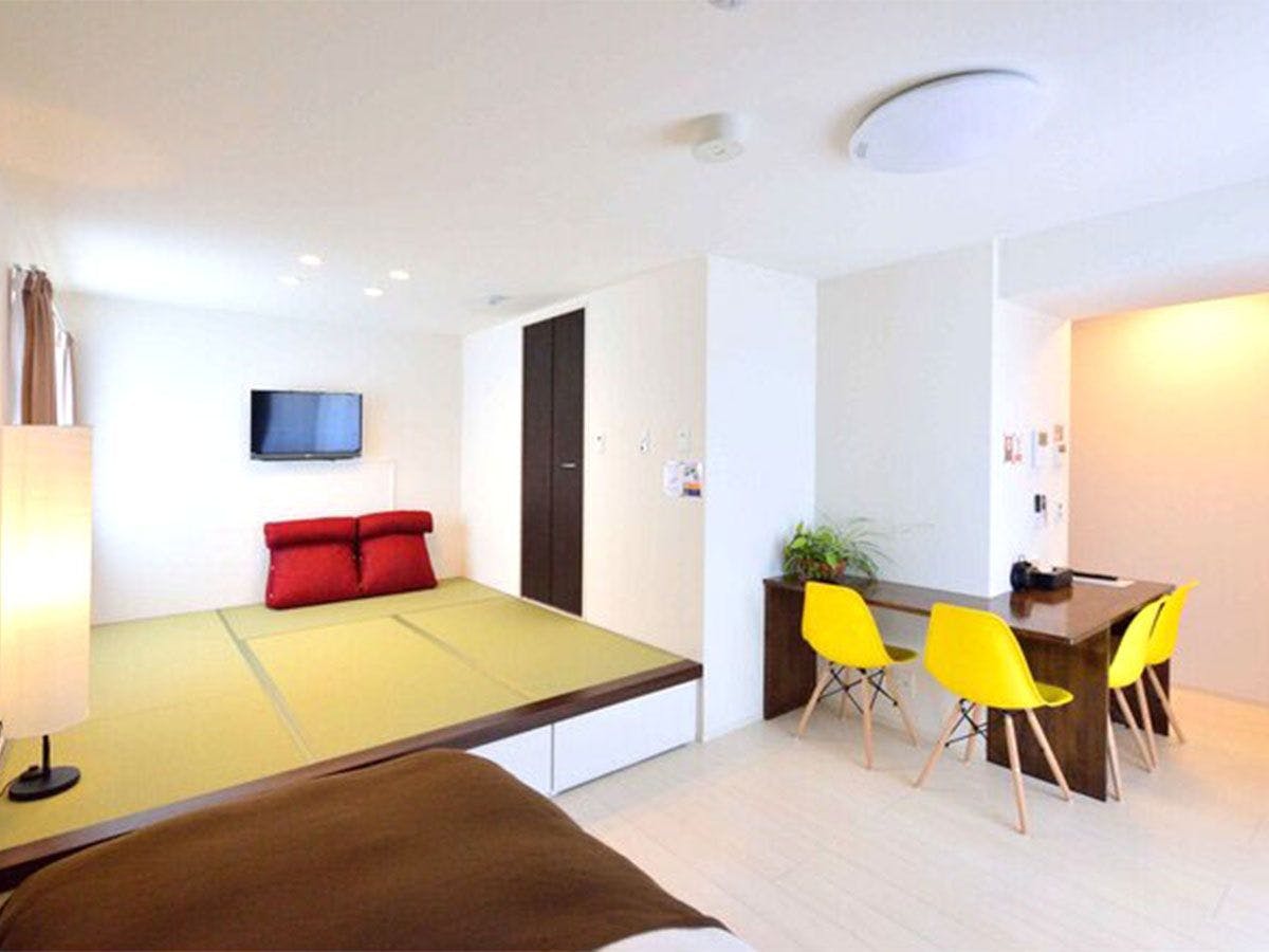 Kamar pribadi 303 / Ruang luas seluas 40 meter persegi.