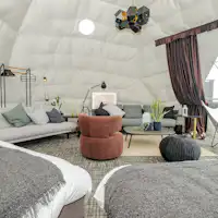 แกลมปิ้งโมเดิร์น