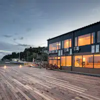 ภายนอกสิ่งอำนวยความสะดวก - ฝั่งทะเล