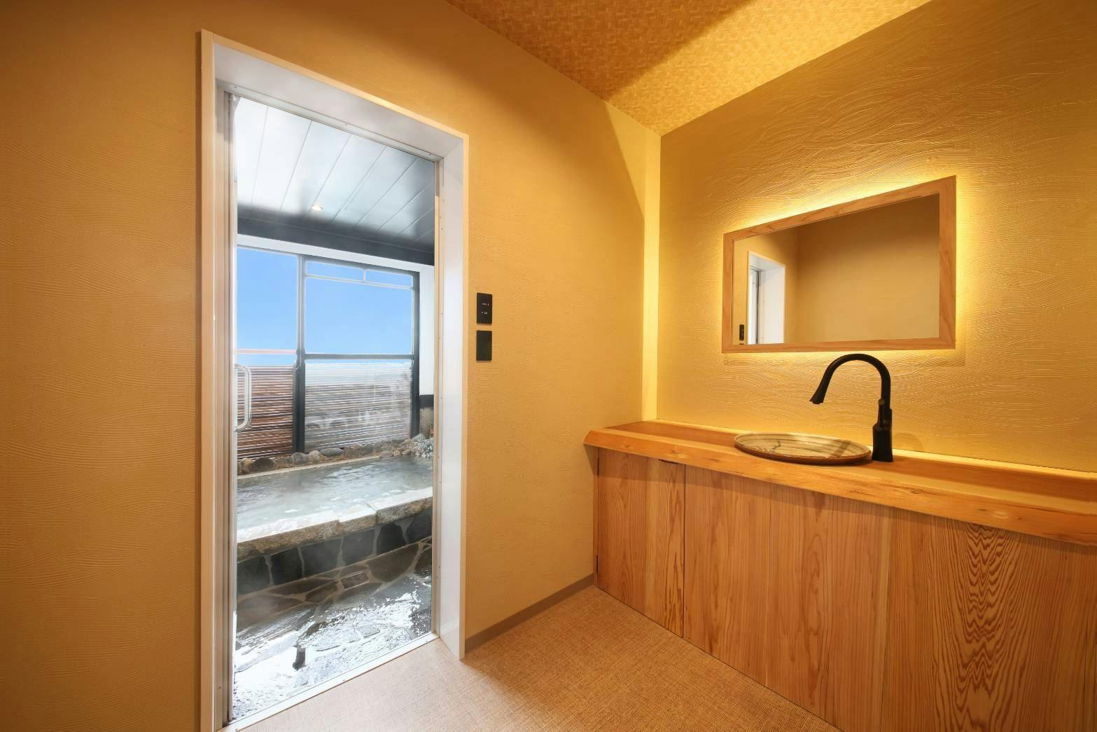 Hama Zen Ryokan: Inn with Semi-Open-Air Baths in All Guest Rooms