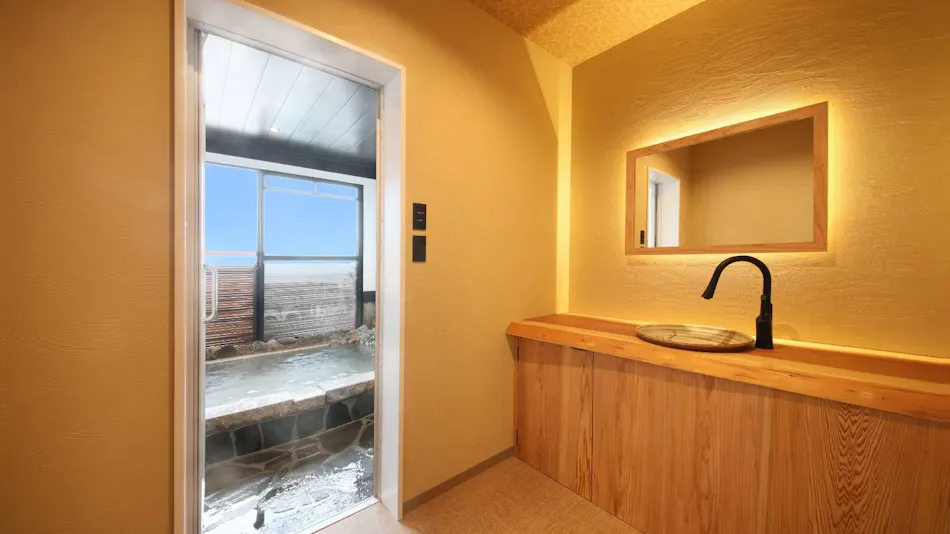 Hama Zen Ryokan: Inn with Semi-Open-Air Baths in All Guest Rooms