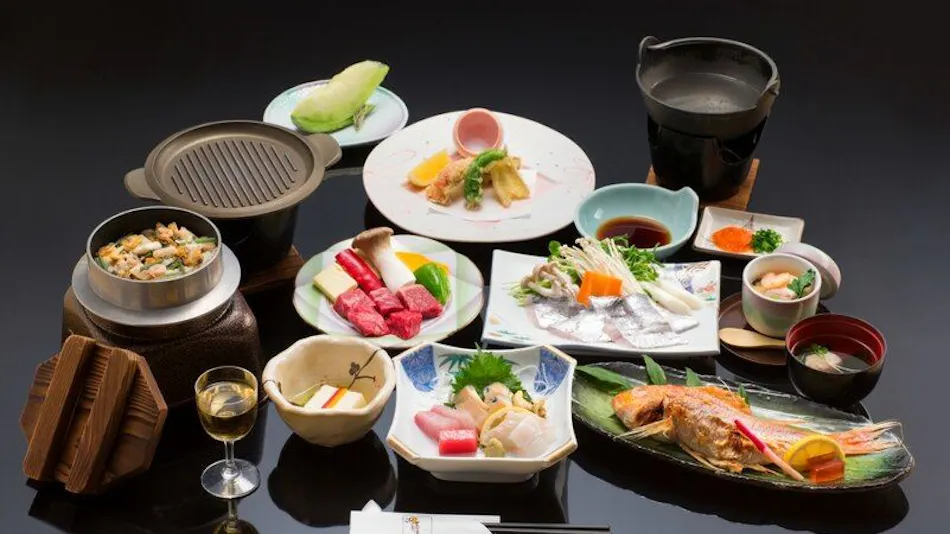 Hama Zen Ryokan: Inn with Semi-Open-Air Baths in All Guest Rooms