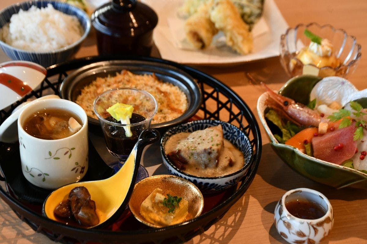 お膳　御膳　レトロ　10客 奥松島LANEHOTEL - 【三景さんけい御膳】彩り鮮やか美味少量〇料理長お