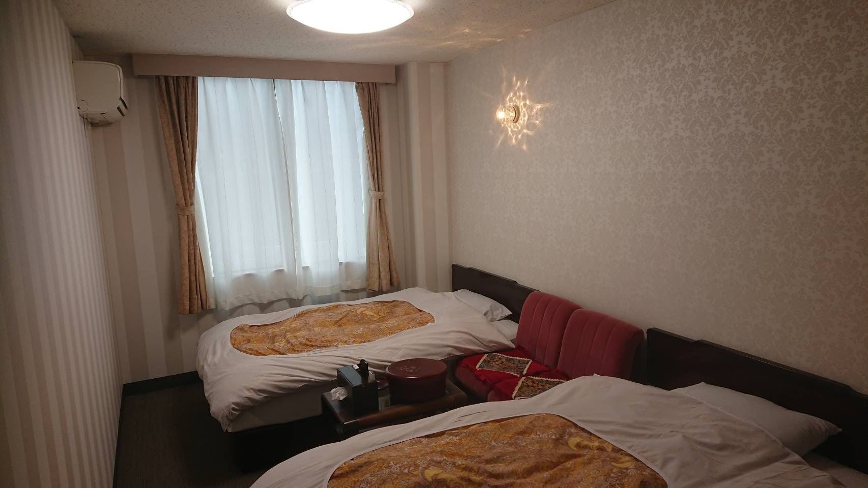 ห้องพักแบบเตียงคู่สไตล์ตะวันตก