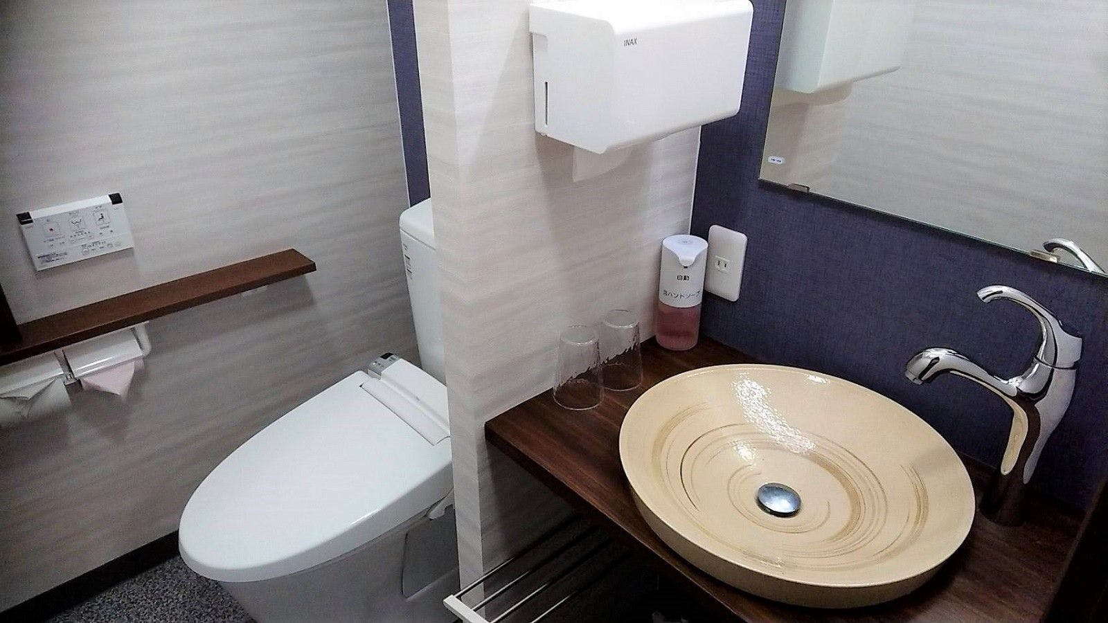 ห้องน้ำ 303