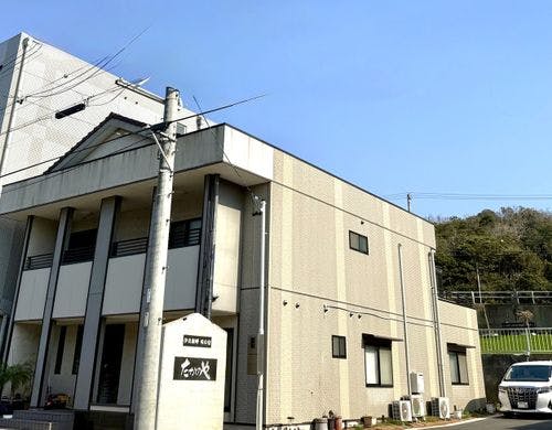 たかのや正面玄関とIRAGO BBQ GARDEN