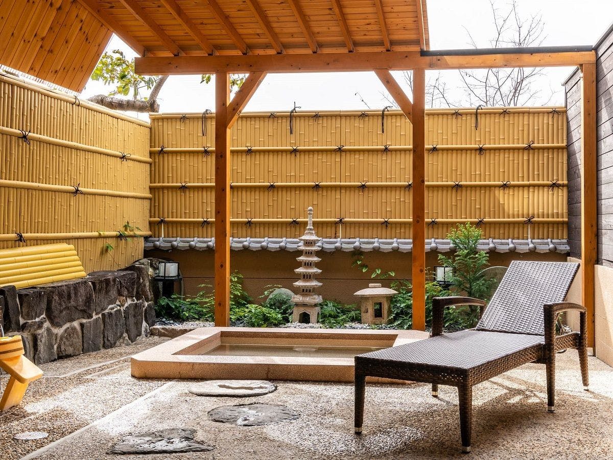 Kolam mandi peribadi