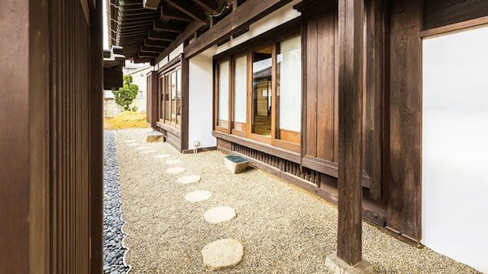 Suigo Kyuka Isoyama Residence