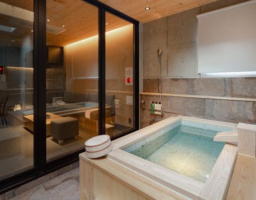 デラックススイートルームのテラス席