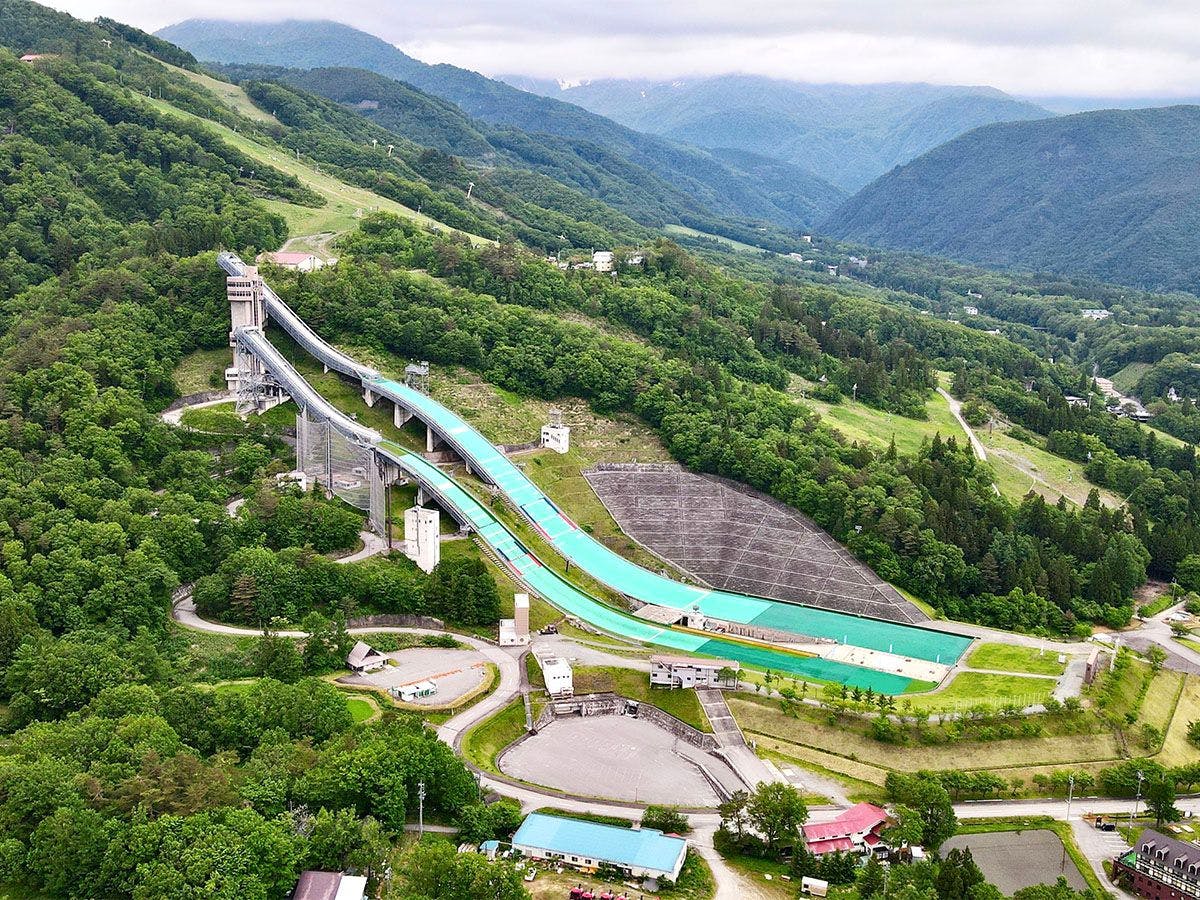 ・ลานกระโดดสกีฮาคุบะ