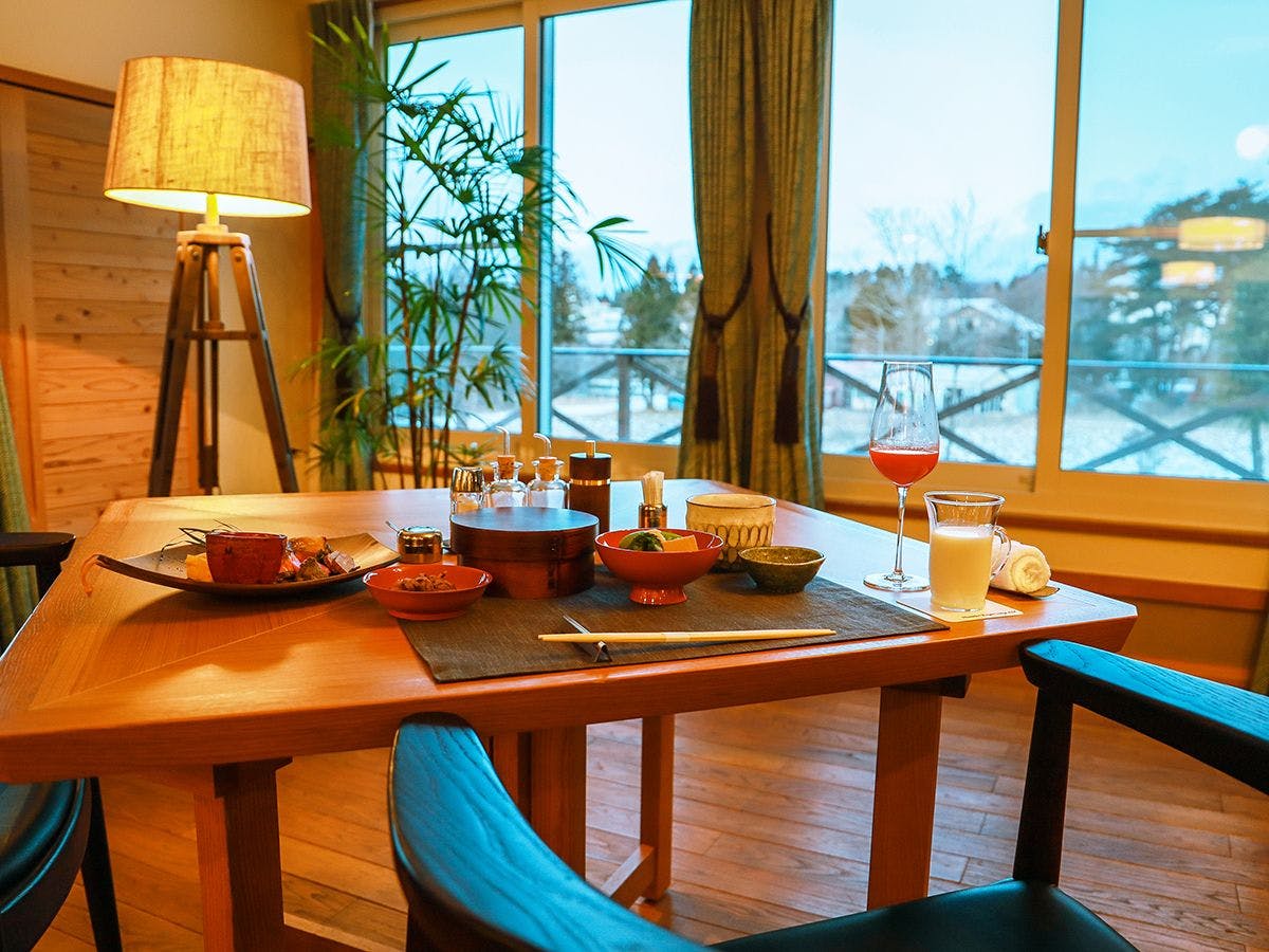 ทิวทัศน์ตามฤดูกาลและอาหารที่เพลิดเพลิน