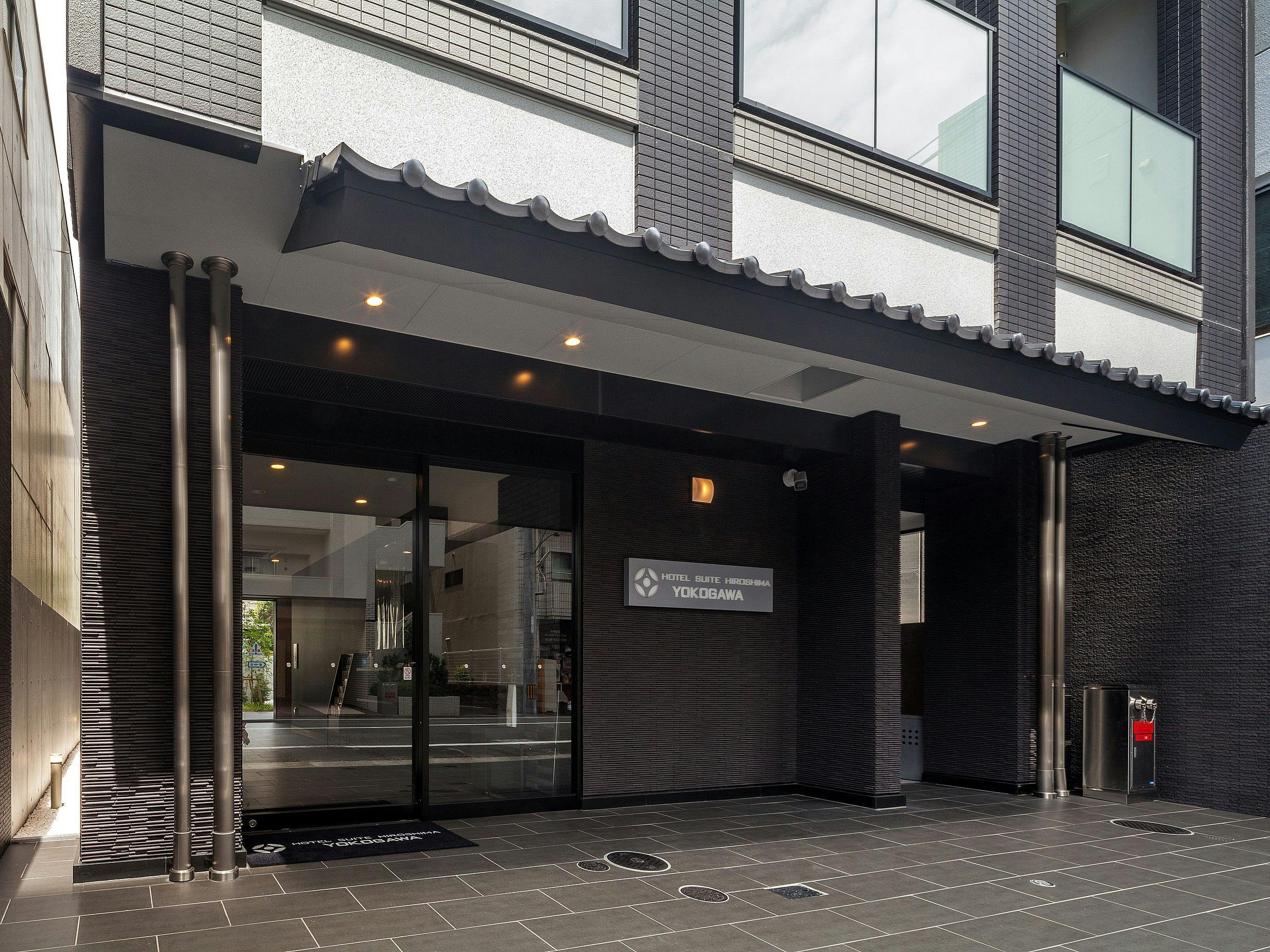 ＜ภายในอาคาร＞