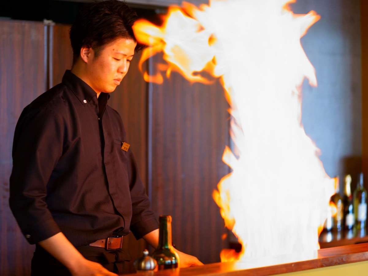 【อาหารเย็น】การแสดงฟลัมเบ้ ※ภาพประกอบ