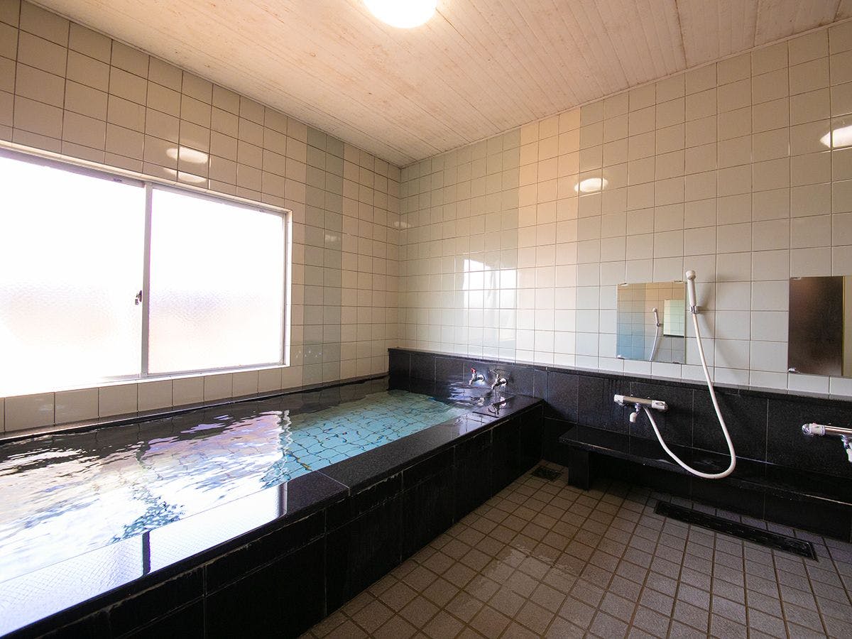 ■ห้องอาบน้ำสาธารณะ■