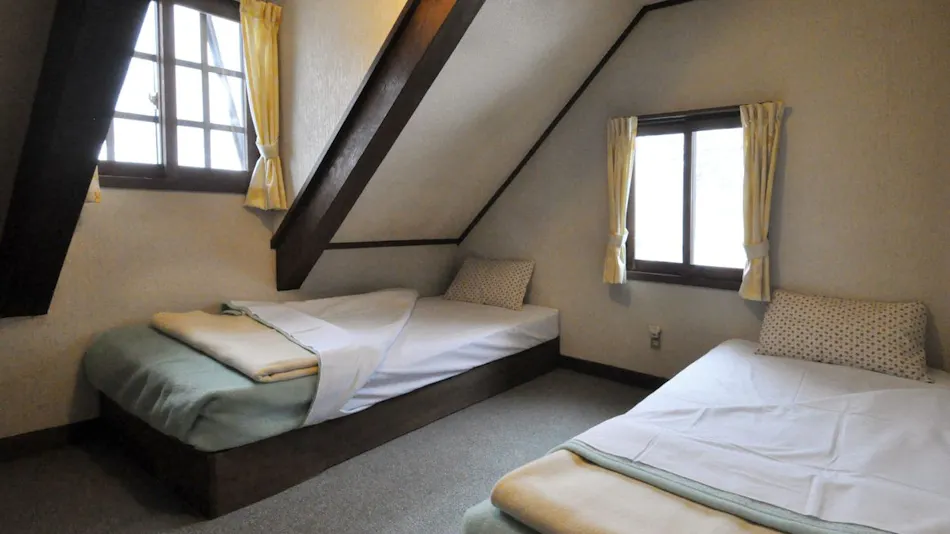 Hakuba Goryu and Omi Pension Risu no Koya