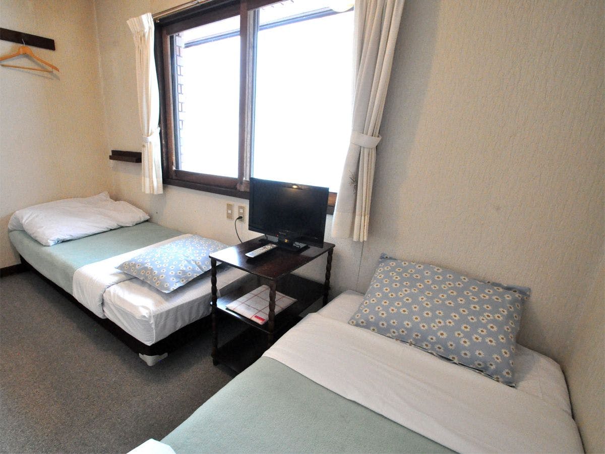 Hakuba Goryu and Omi Pension Risu no Koya