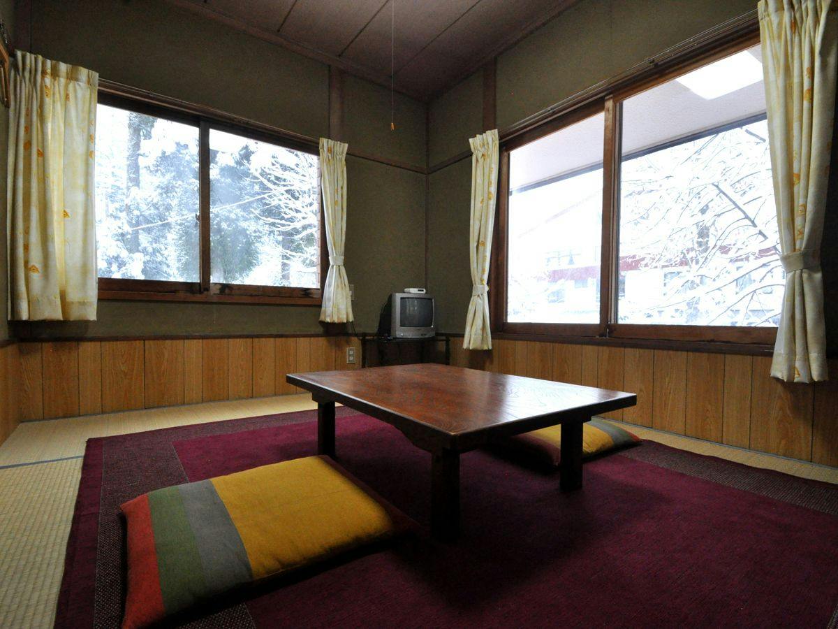 Hakuba Goryu and Omi Pension Risu no Koya