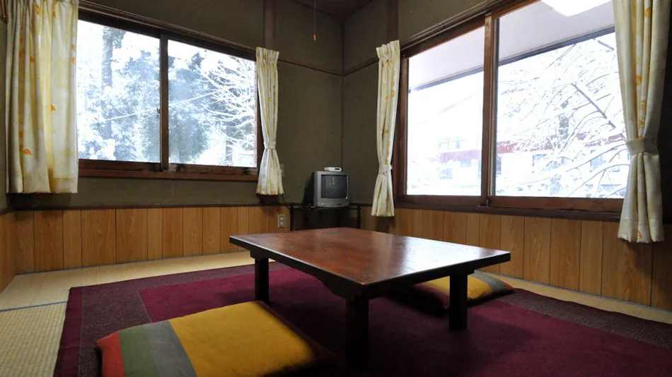 Hakuba Goryu and Omi Pension Risu no Koya