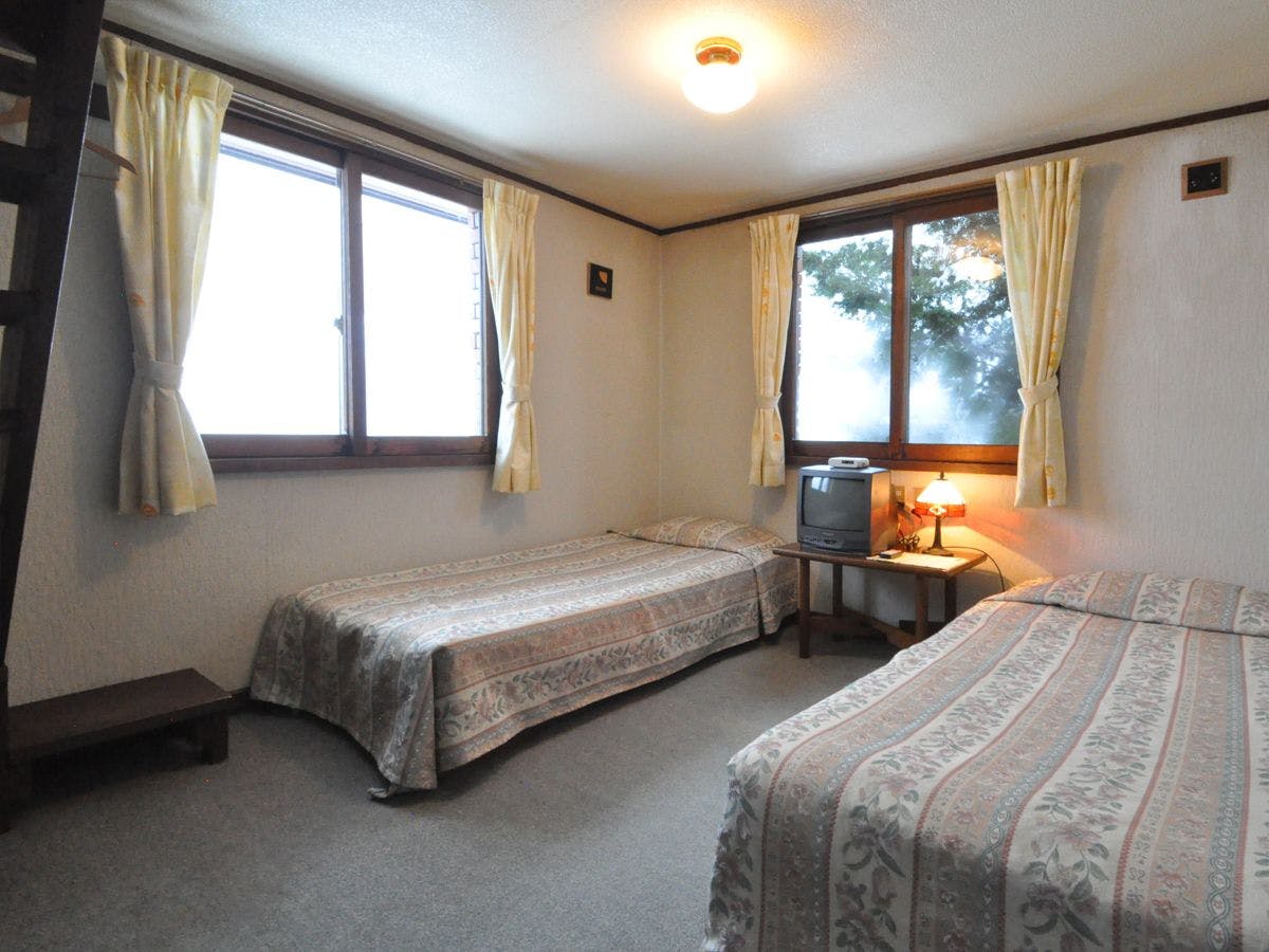 Hakuba Goryu and Omi Pension Risu no Koya