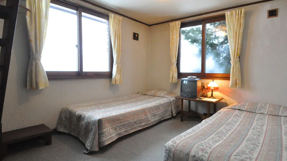 Hakuba Goryu and Omi Pension Risu no Koya