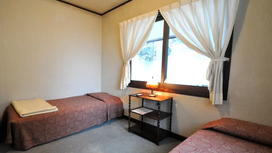 Hakuba Goryu and Omi Pension Risu no Koya