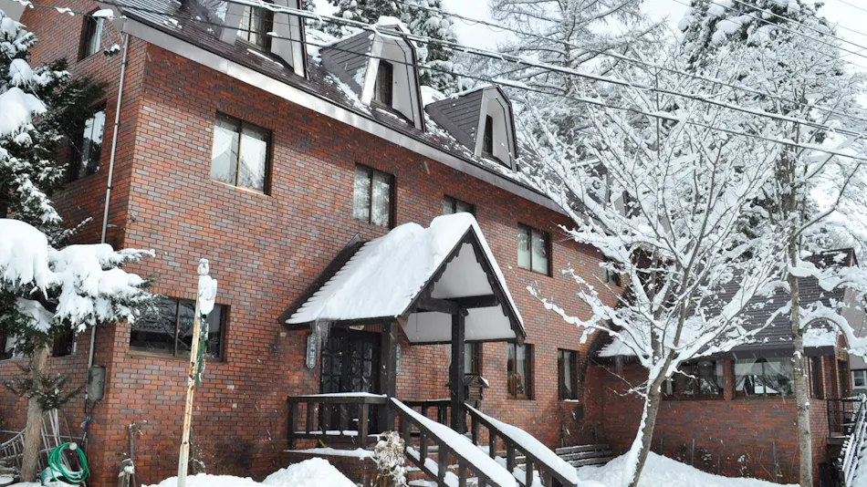 Hakuba Goryu and Omi Pension Risu no Koya