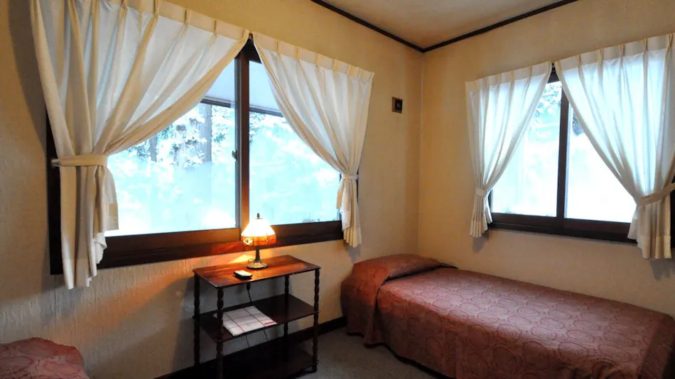 Hakuba Goryu and Omi Pension Risu no Koya