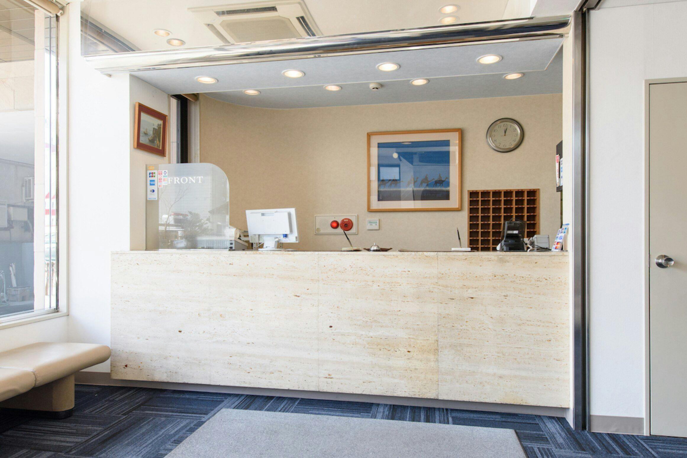 เรายินดีต้อนรับคุณที่แผนกต้อนรับที่สะอาด