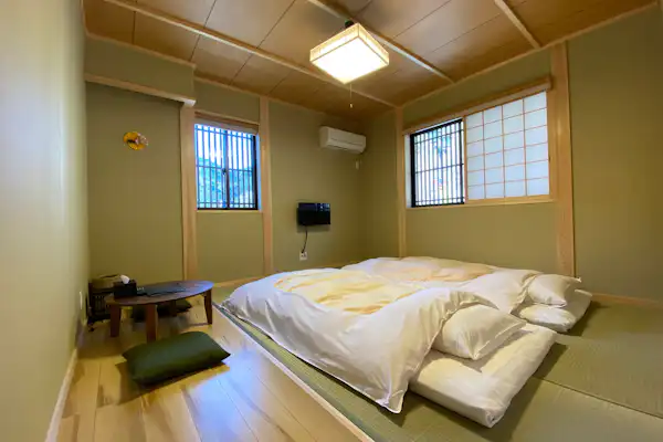 附厕所及单元浴室,提供Wi-Fi,房间位于角落