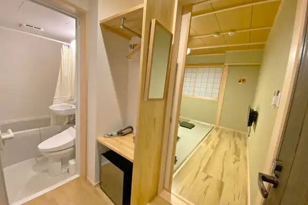 每间房间均配备专用淋浴和厕所。