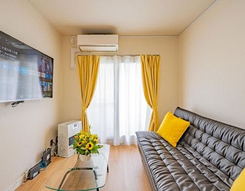 【客室】50インチ大型テレビ・Wi-Fi完備