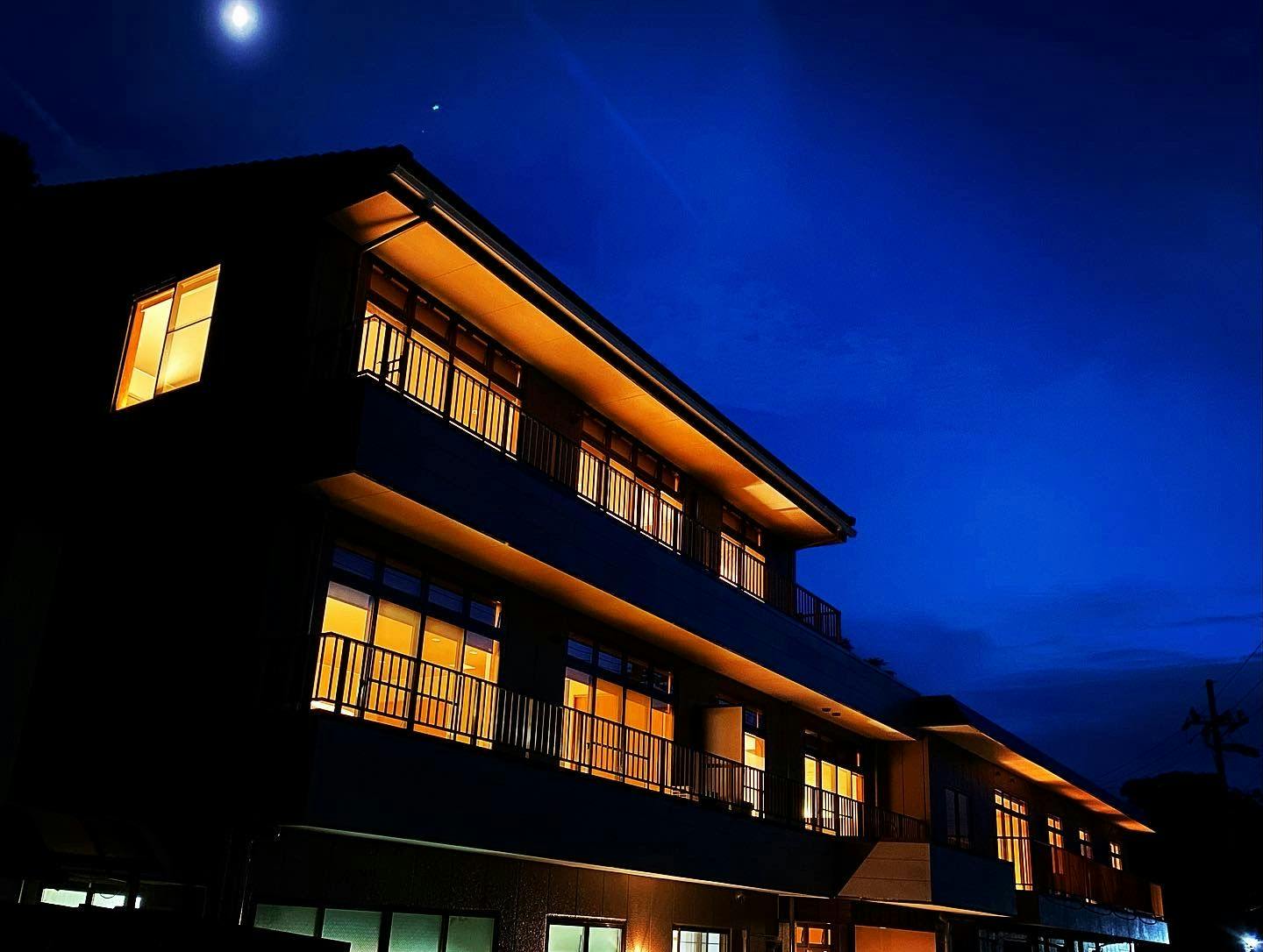 ภาพถ่ายภายนอกของโชวะคังมุคุริ (เวอร์ชันกลางคืน)