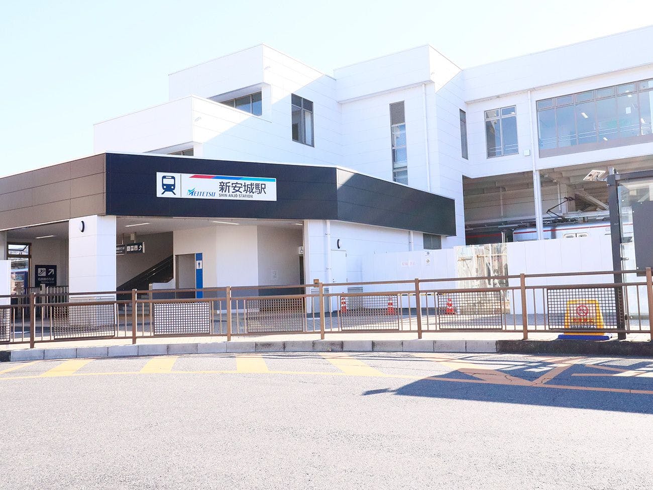 เดินเพียง 1 นาทีจากทางออกทิศเหนือของสถานี Meitetsu 'Shin Anjo'!