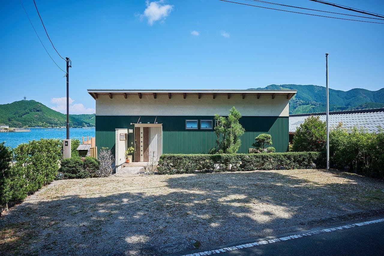 一棟貸しの海辺の宿　窮楽通楽