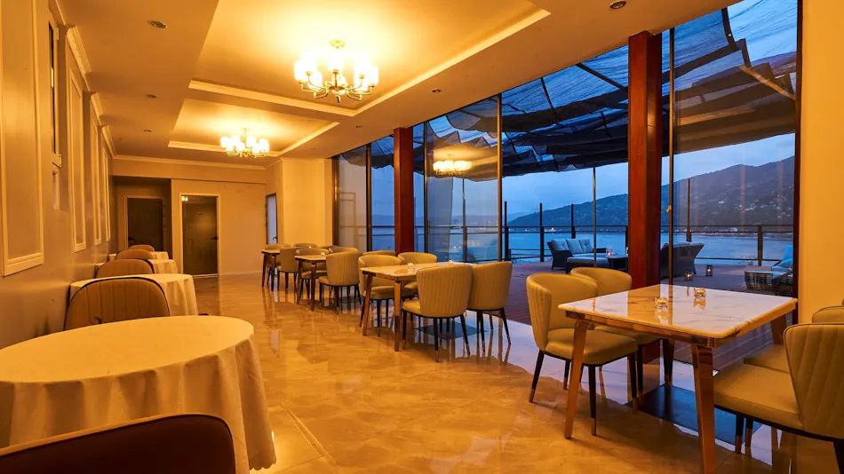 HOTEL HIMALAYA SEA