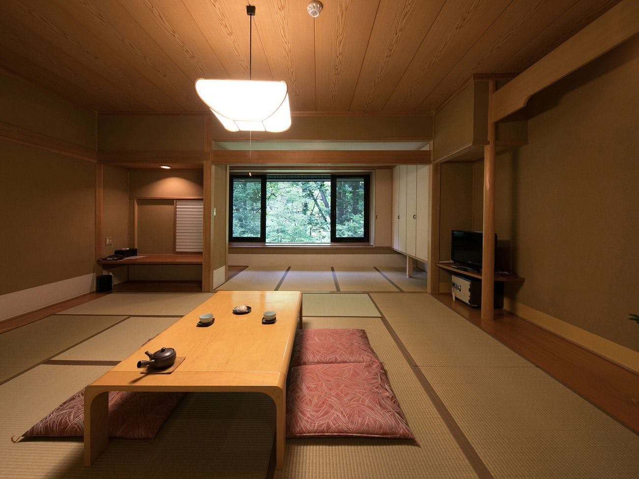 ห้องพักที่สามารถเพลิดเพลินกับธรรมชาติอันอุดมสมบูรณ์จากหน้าต่าง