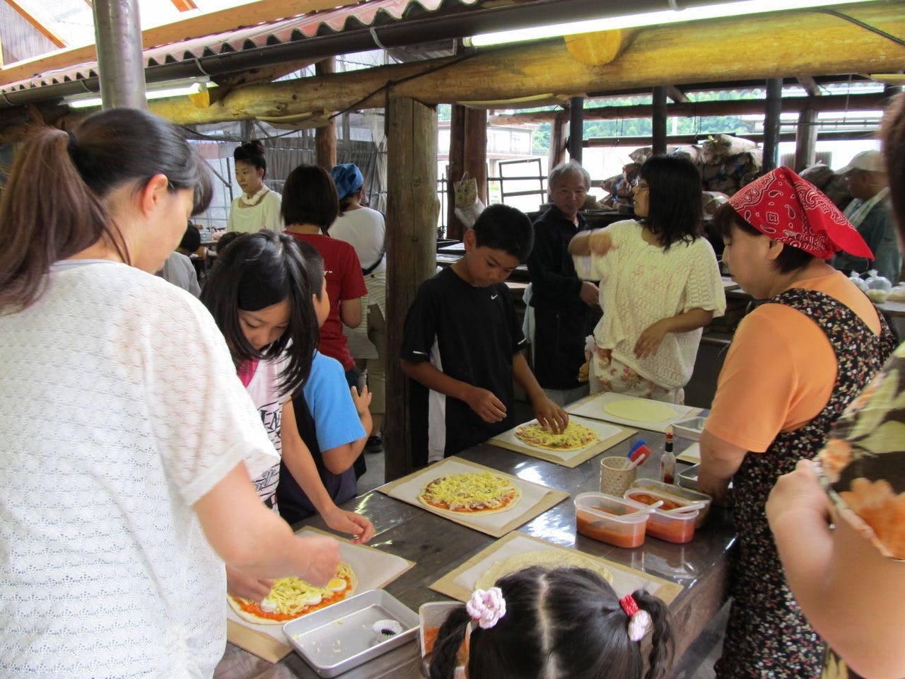 Mari membuat pizza lezat di Bengkel Oven Batu Futami♪