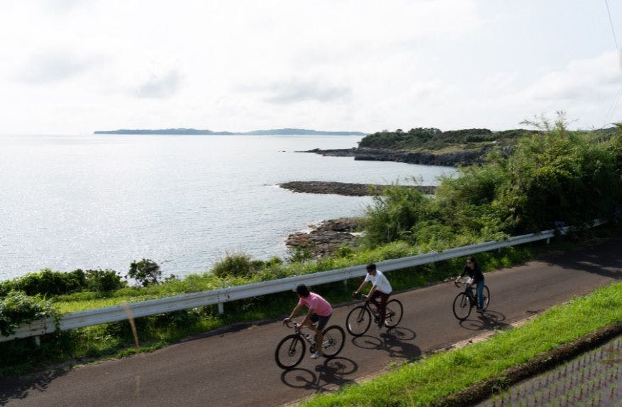 오토바이로 주변 탐방 (유료, 사전 예약 필요)